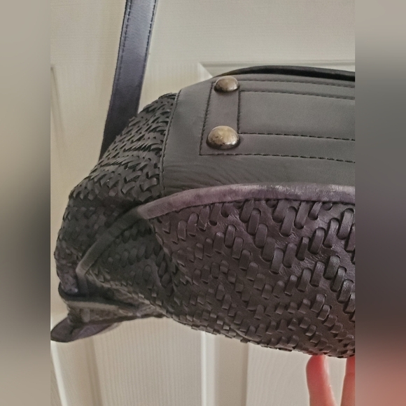 Viola Castellani Italian woven leather bag Navy - Picture 15 of 16